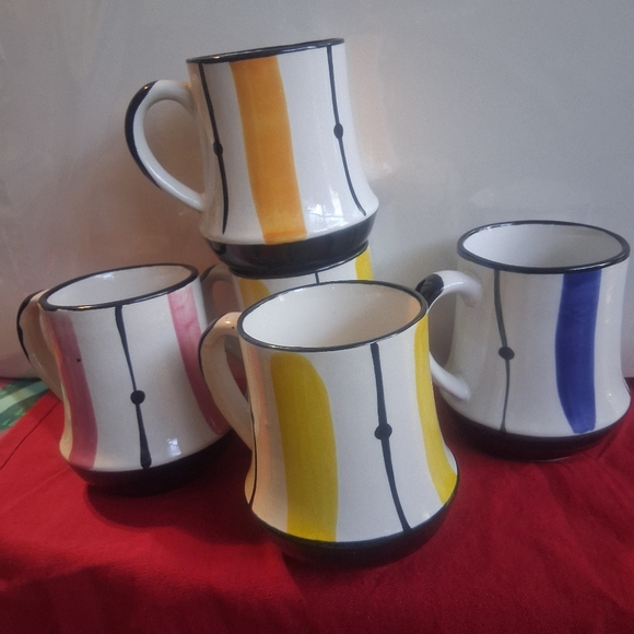 5 OUTSTANDING VINTAGE MADE IN JAPAN STONEWARE COFFE MUGS.